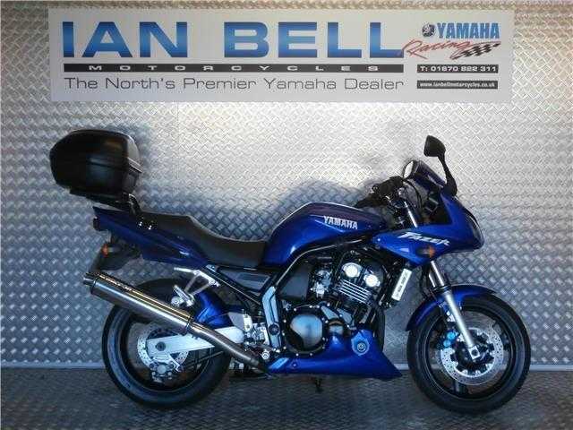 Yamaha FZS 2002
