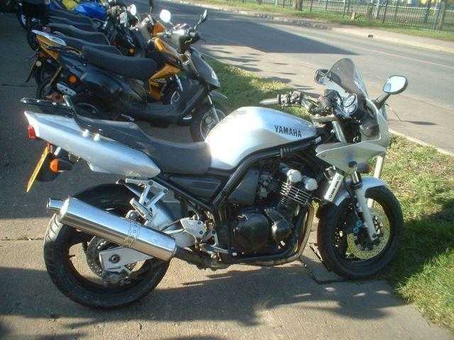 Yamaha FZS 2002