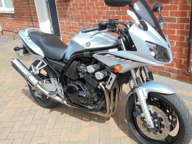 Yamaha FZS 600 FAZER