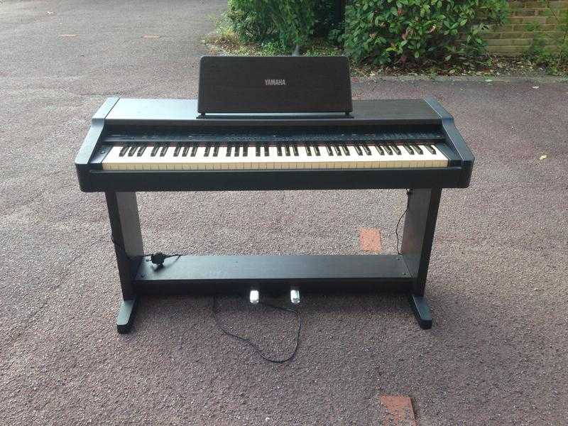 YAMAHA PDP-100 DIGITAL KEYBOARD  OPEN TO OFFERS