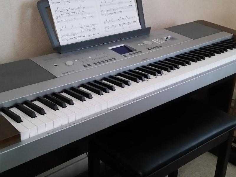 Yamaha Portable Piano DGX-640