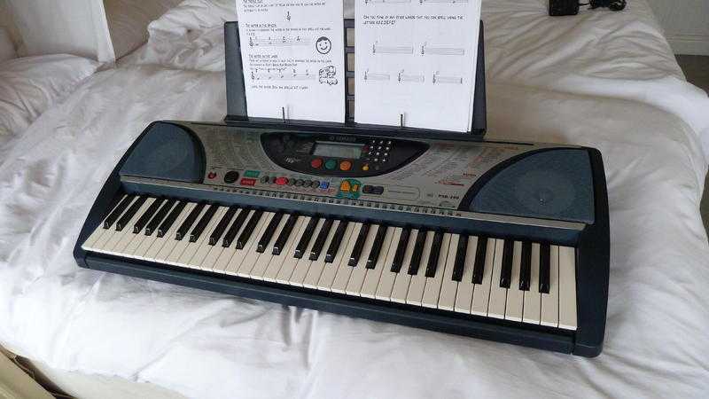 YAMAHA PSR-240 ELECTRONIC ORGAN