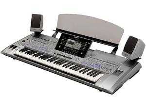 Yamaha PSR 730 keyboard synthesizer with power pack boxed like new