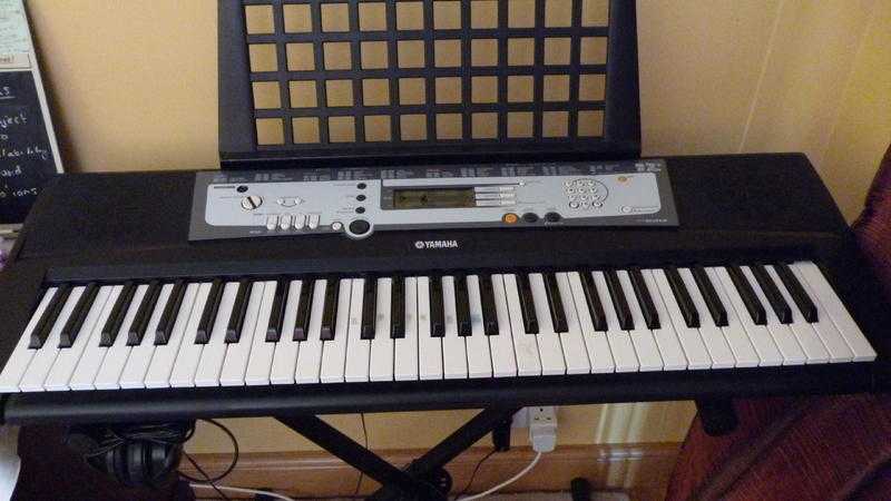 Yamaha PSR E213 Keyboard