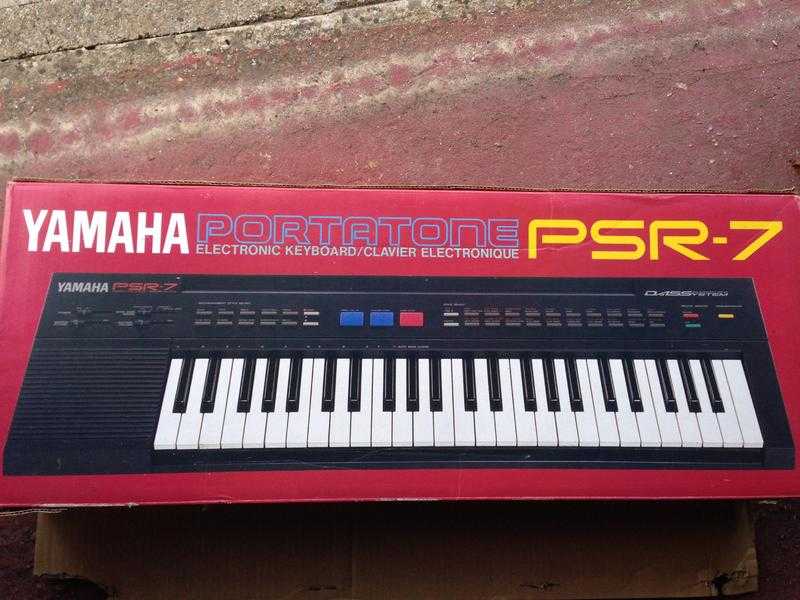 Yamaha PSR7 Electronic Keyboard