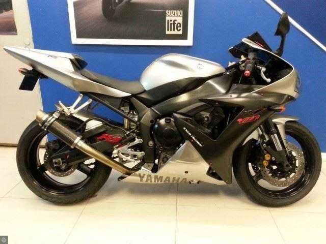 Yamaha R1 2002