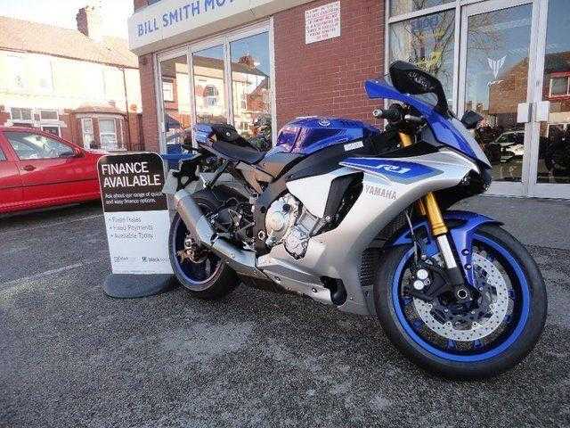 Yamaha R1 2015