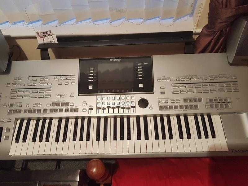 Yamaha tyros 3 keyboard mint condition