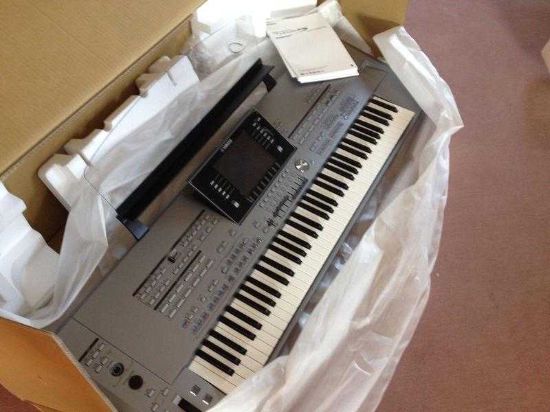 Yamaha Tyros5 76-Key Arranger Keyboard Workstation