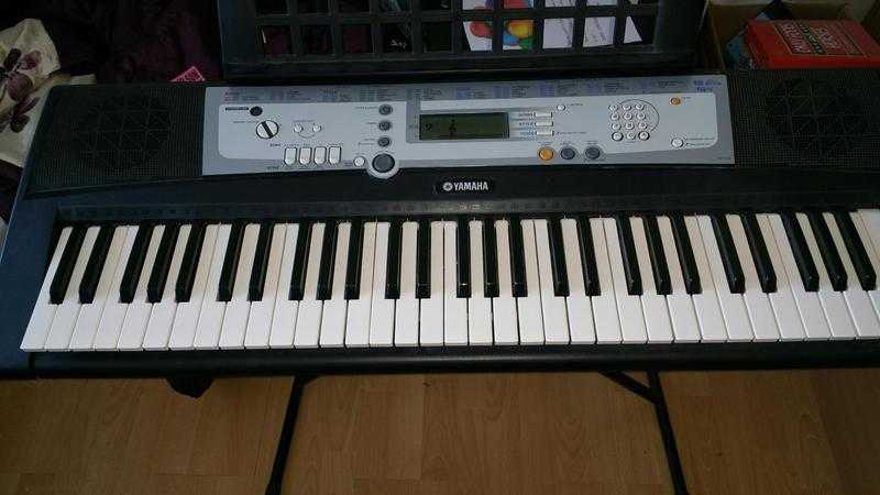 Yamaha ypt-200 electronic keyboard and stand