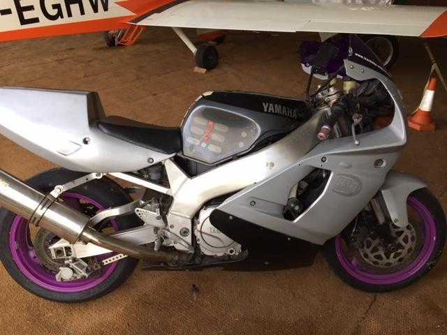 Yamaha YZF 750 Racing Bike