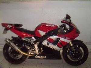 yammah r1 2001