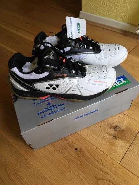 Yonex trainers size 8 NEW