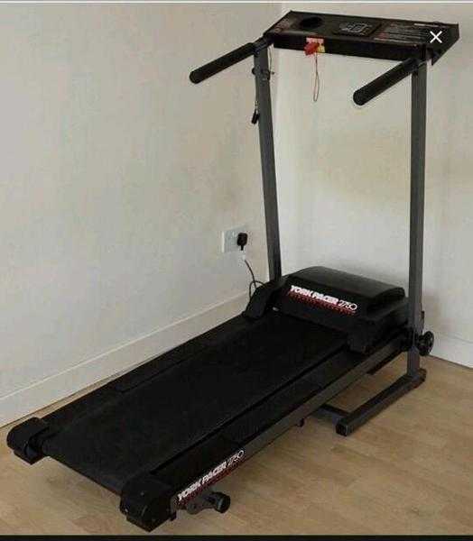 York Pacer 2750 Treadmill