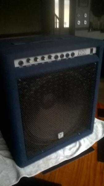 Yorkville  Traynor bass amplifier  combo. Perfect working order and very good condition indeed