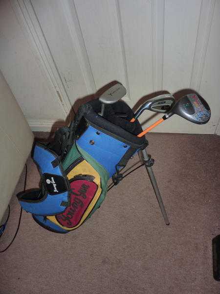 Young Guns Left Hand Childs Golf Clubs and Bag Great Quality