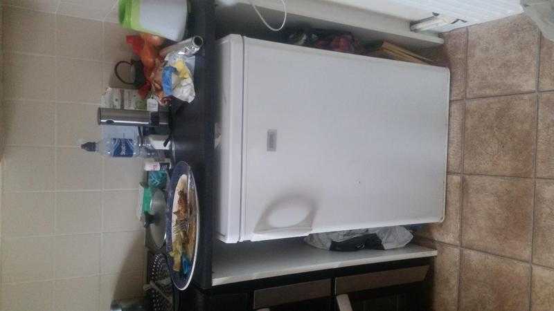 zannussi fridge under the counter