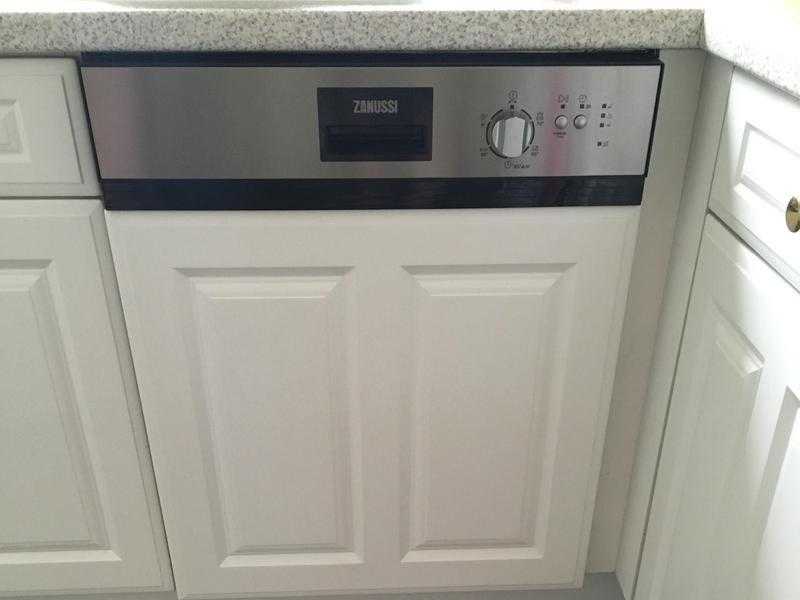 Zanussi 12 place Semi Integrated Dishwasher - ZDI122001XA