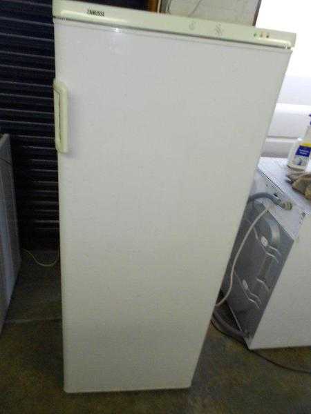 zanussi 6 tray tall lareder freezer .in vgc .fully wokring