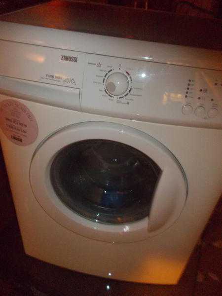 zanussi A class 7 kg white washing machine .delivery possible