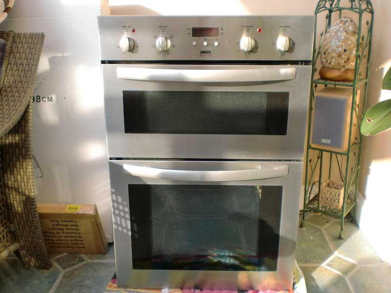 Zanussi Built in Double Oven amp Grill