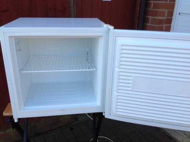 Zanussi Table Top Freezer