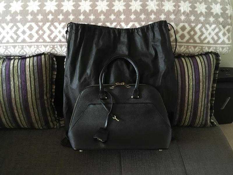 Zara Black Handbag  Dustbag (Brandnew)