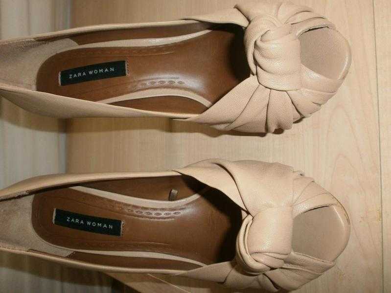 ZARA WOMAN size 5 beige peep-toe shoes